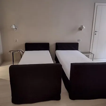 Budello Di Alassio, Ampio Con Box Hébergement de vacances