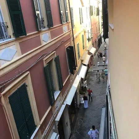 Budello Di Alassio, Ampio Con Box Vicino Al Mare אלסיו